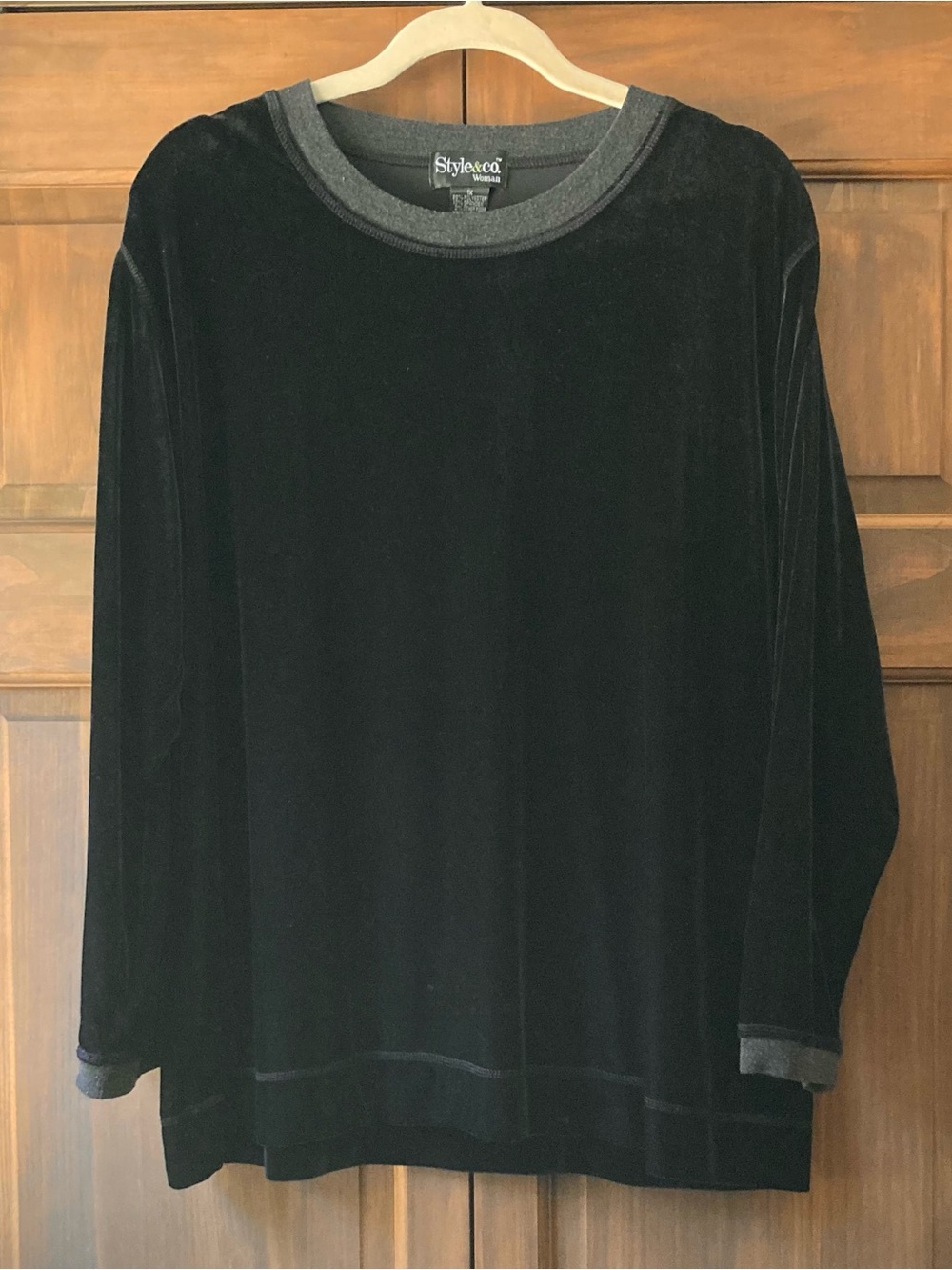 Style&co. Black Velvet LS Top 1X